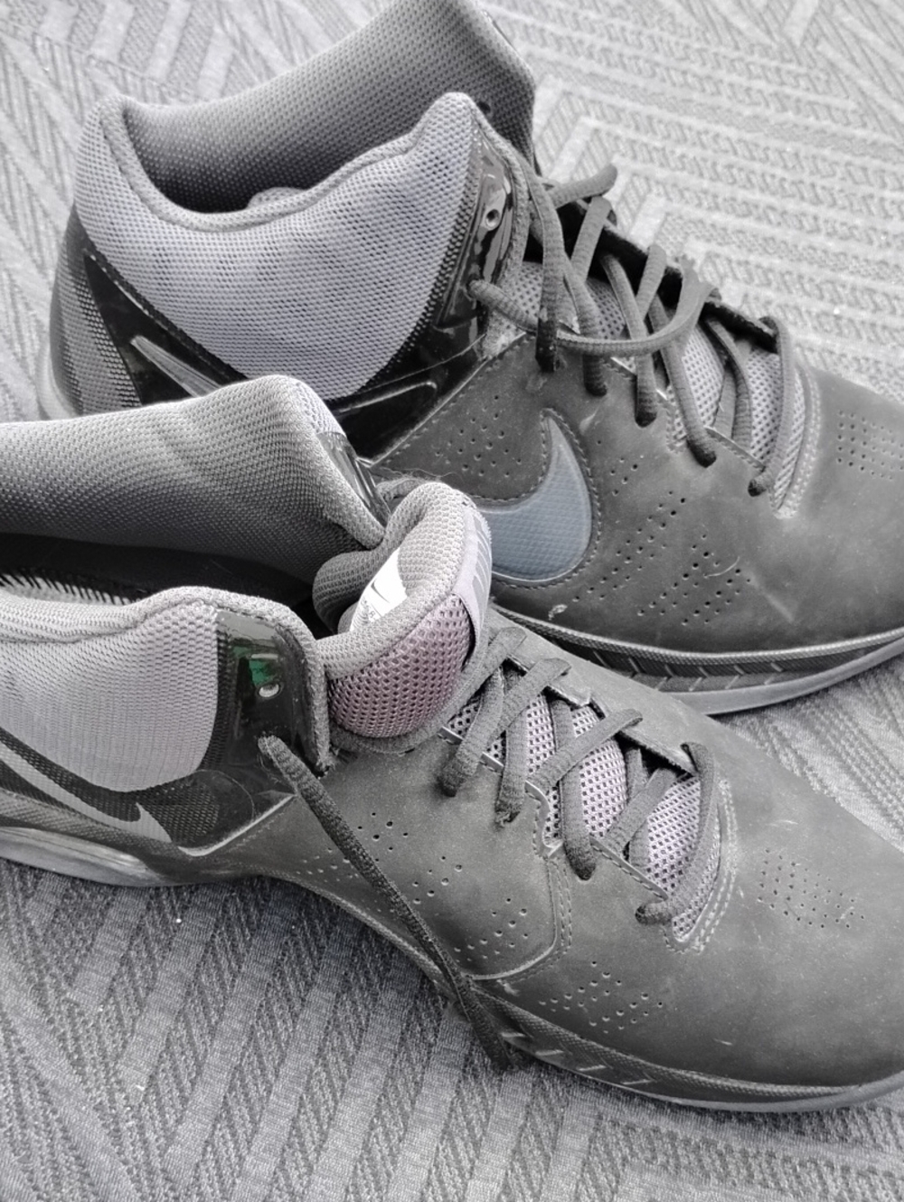 Nike Men’s Mid-Top Basketball Shoes — Gray and Black